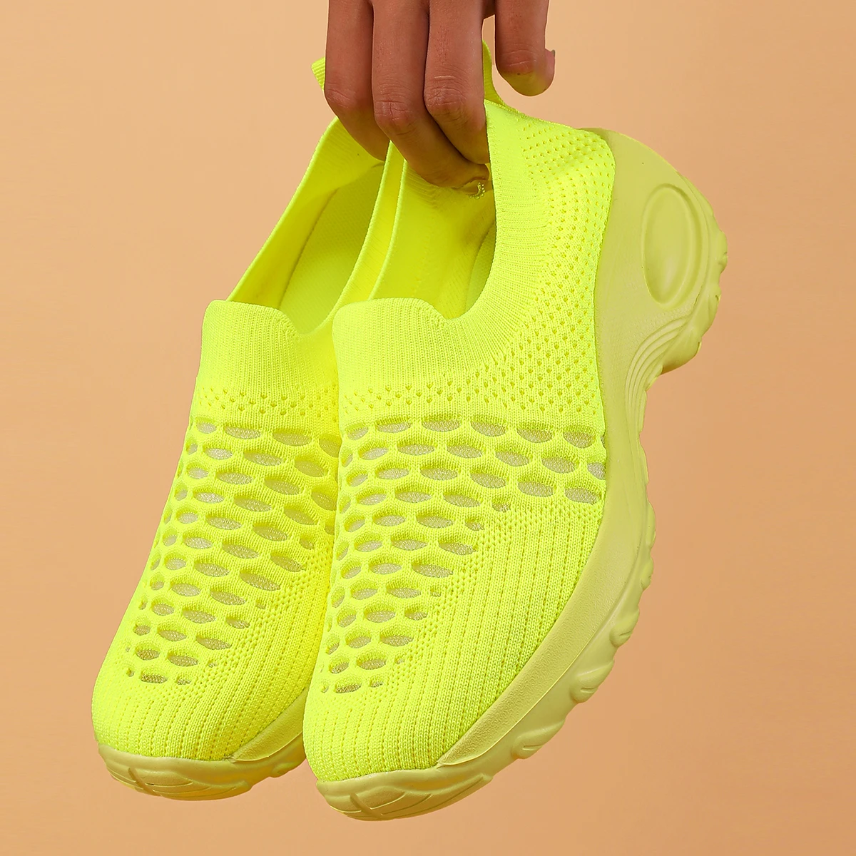 2025 New Red Women's Casual Sneakers Comfortable Tennis Shoes Lightweight Sneakers Women Plus Size Student Vulcanized Shoes - Image 2