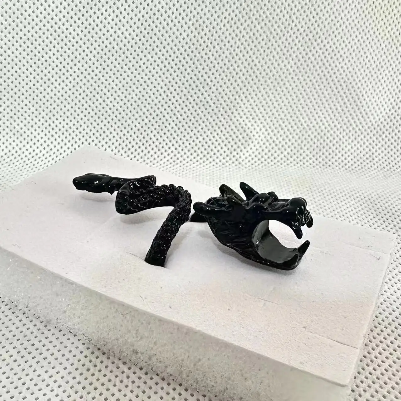 Vintage Personality Gold-Plated Cigarette Holder Ring of Cigarette Holder Bracket Chinese Dragon Rings for Men Party Jewelry - Image 9